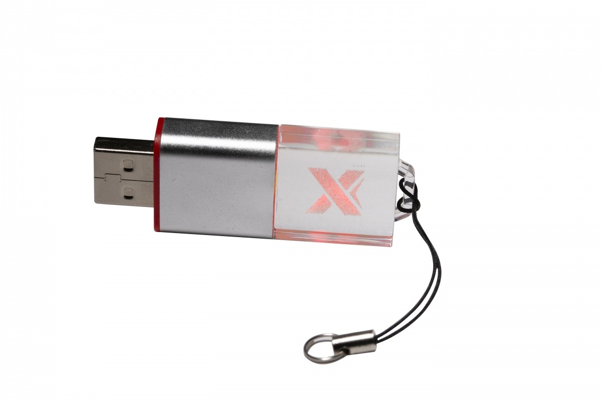 CLE USB METAL AVEC LOGO LUMINEUX CINDY